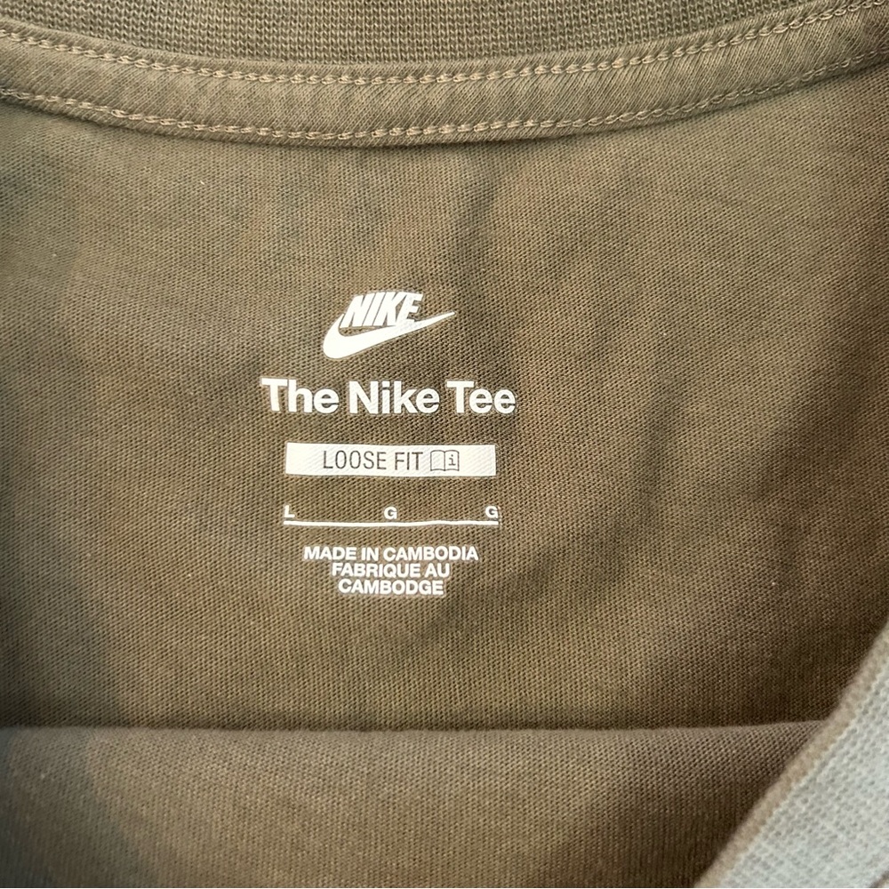 Nike Loose Fit Crop Top T-Shirt Olive Green & White Large - Picture 6 of 9